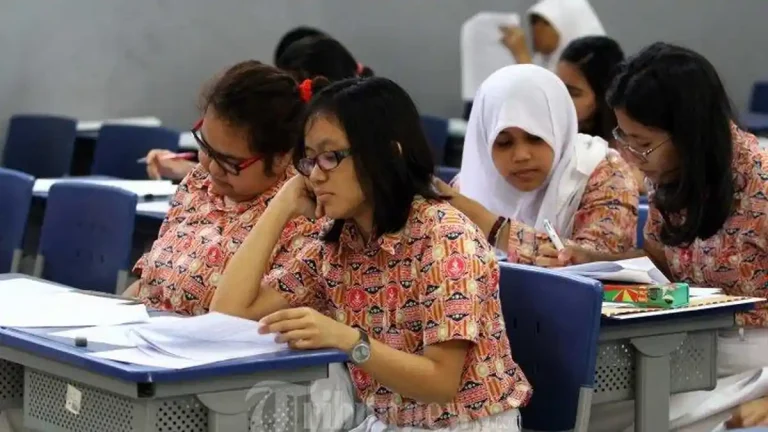 7 Soal Ujian Sekolah PKN Kelas 12 2025 yang Paling Sering Keluar dan Jawabannya